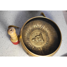 Load image into Gallery viewer, 7&quot; Om Mani Padme Hum Mantra Singing Bowl Meditation - Black Tibetan Yoga Reiki Healing Sound Bowl - sevenzings
