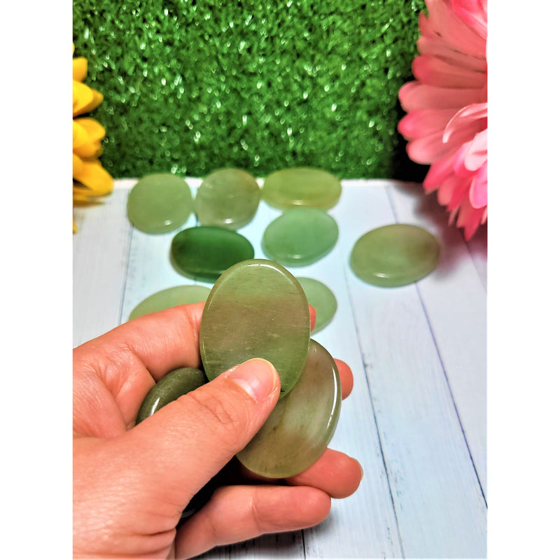 Worry Stone Palm Stone Thumb Stone Green Aventurine Reiki Energy Booster Healing Crystals Pocket Stone Calming/Self-Assurance Stone Sevenzings