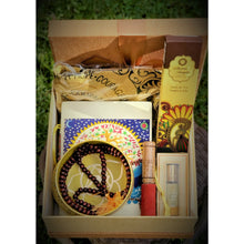 Load image into Gallery viewer, Gift Box for Women Solar Plexus Chakra Perfect Wellness Gift Set - Meditation Mindfulness Yoga Chakra Healing - Perfect Care Package - sevenzings