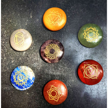 Load image into Gallery viewer, Healing Chakra Stones Set Box 7 Chakra Stone Gift Box - Meditation Mindfulness Healing Crystals Stones Set 7 Chakra Engraved stones - sevenzings

