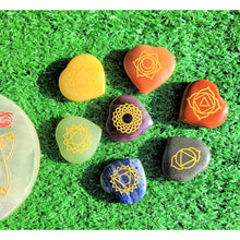 Load image into Gallery viewer, Healing Chakra Stones Set Box 7 Chakra Stone Gift Box Meditation Mindfulness Healing Crystal 7 Chakra Engraved stone - sevenzings
