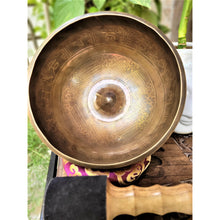 Load image into Gallery viewer, 9&quot; Hand made Lingam Singing Bowl Authentic Tibetan Sound Bowl Deep Vibrations Sounds Meditation Mindfulness Yoga Sound Bath Sound Bowl
